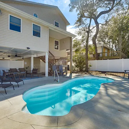 Oak Island Home With Pool Walk To Long Beach!
